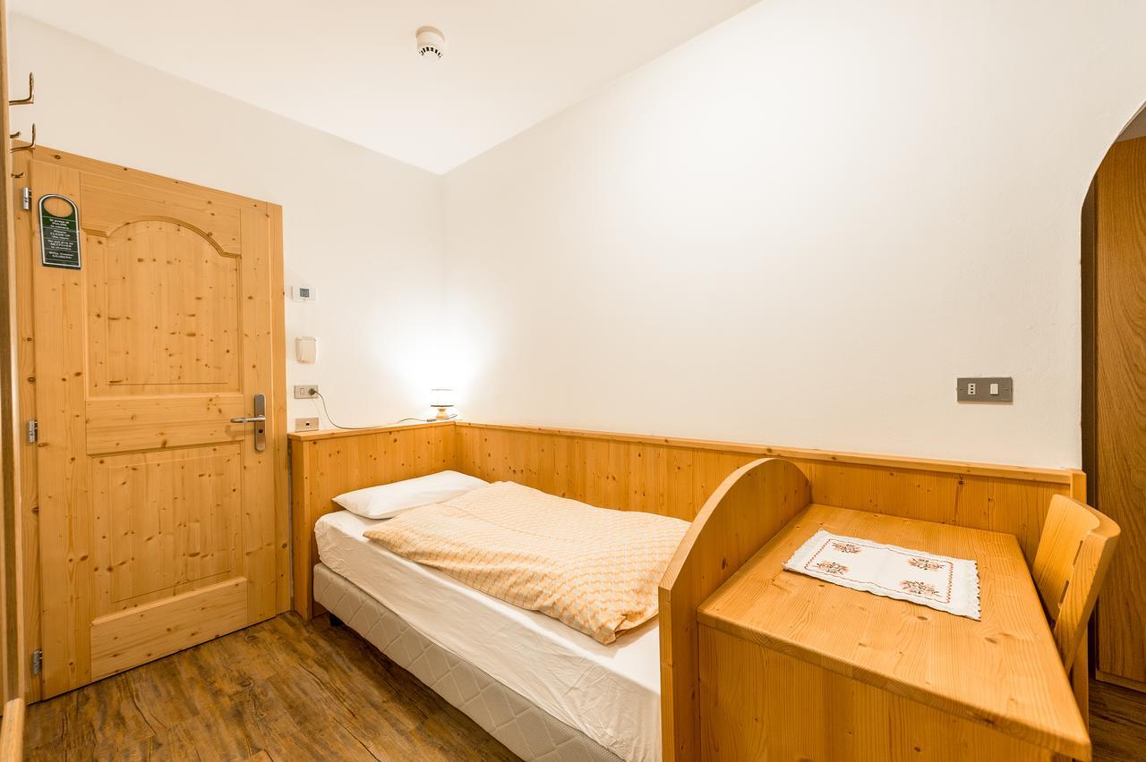 Garni Tyrolia Hotel Campitello di Fassa Exterior photo